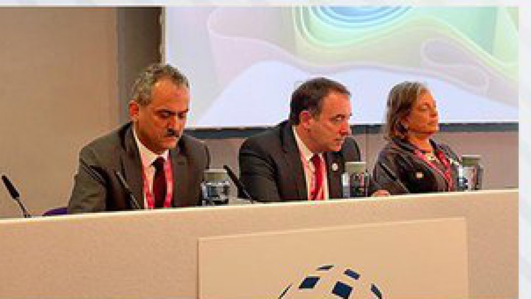 Minister Özer delivered remarks at the Education World Forum in London.